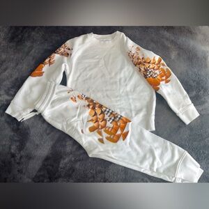 Burberry sweatsuit excellent condition size 10 in little girl